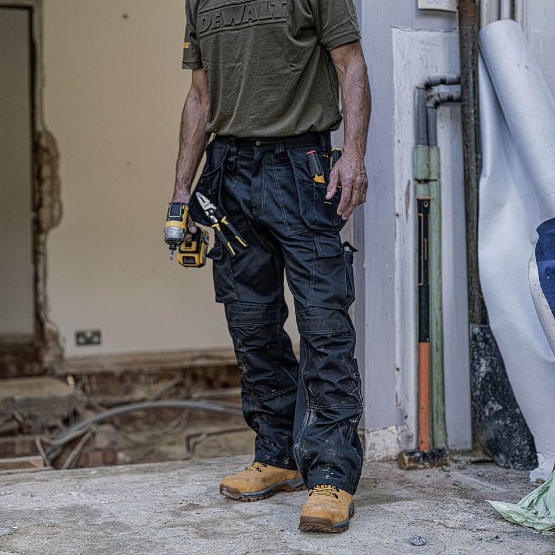 DeWalt Pro Tradesman Cargo Trousers